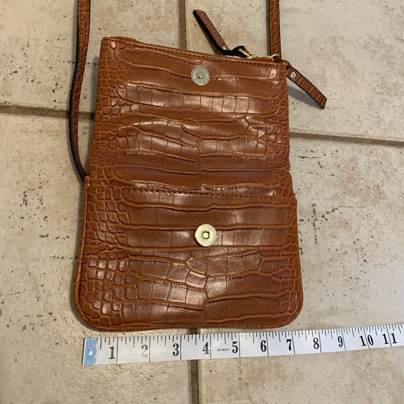 Elegant JustFab Brown Croc-Embossed Crossbody Bag - Picture 10 of 11